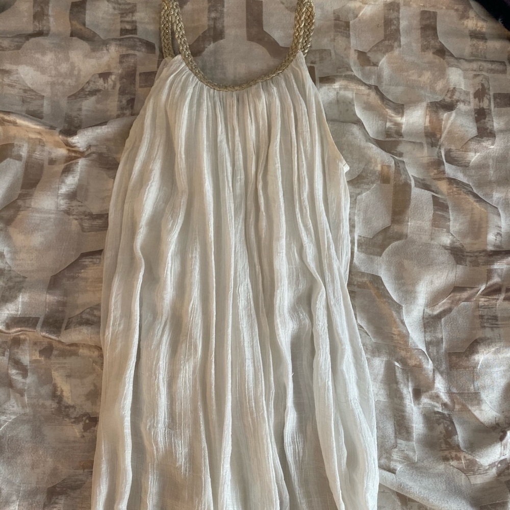 cream flowy dress!!